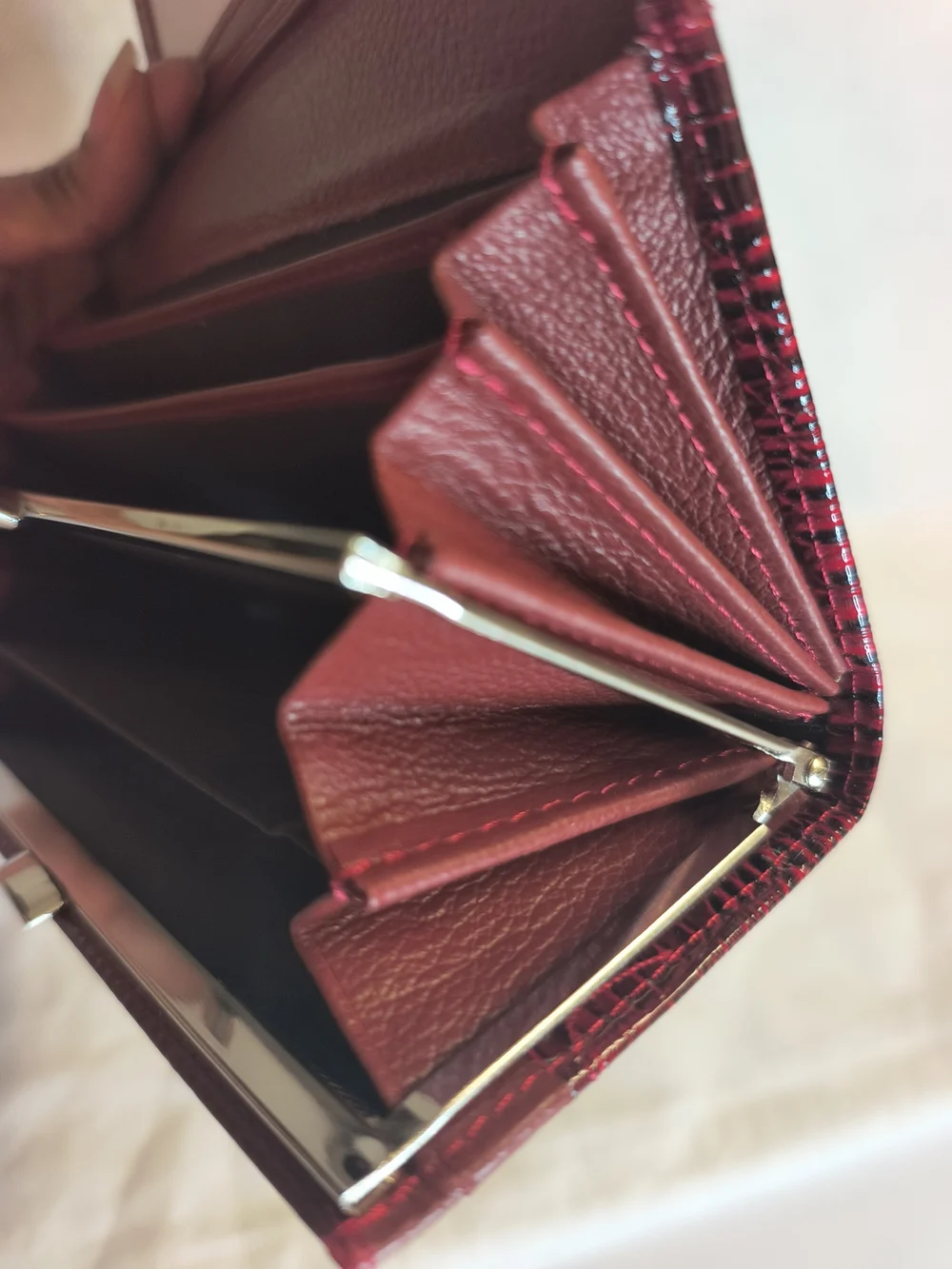 Red Wallet Croc Embossed - Picture 6 of 8